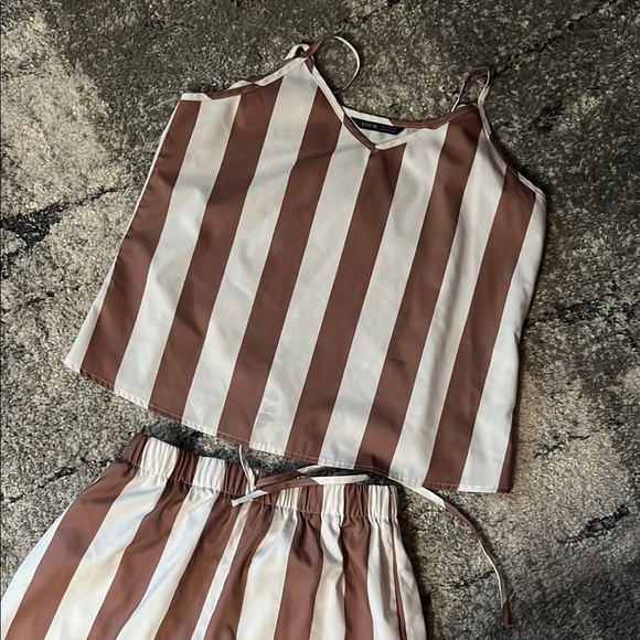 SHEIN Brown and White Striped Jumpsuit with Wide-Leg Design - Picture 2 of 3